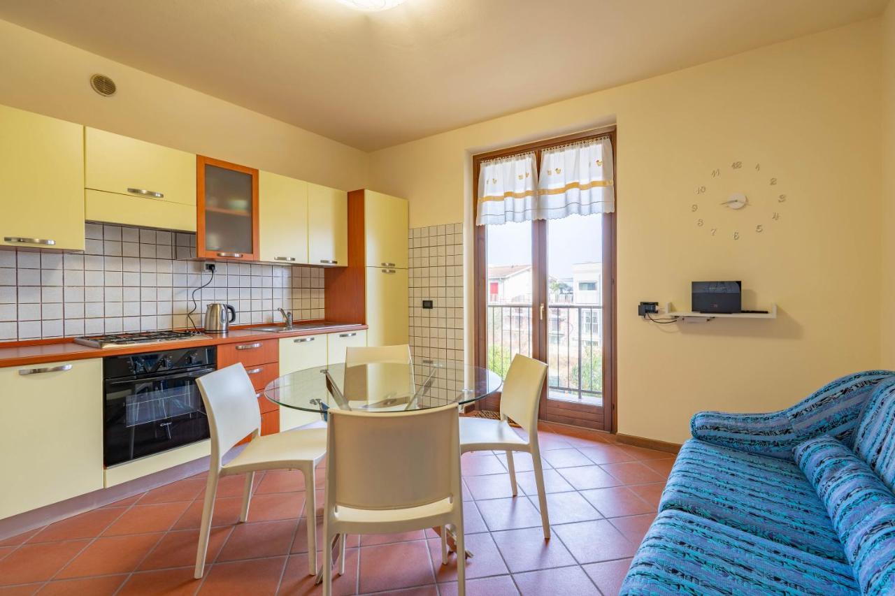 Pool - Marge Apartment - By Host4U Padenghe sul Garda Exterior photo
