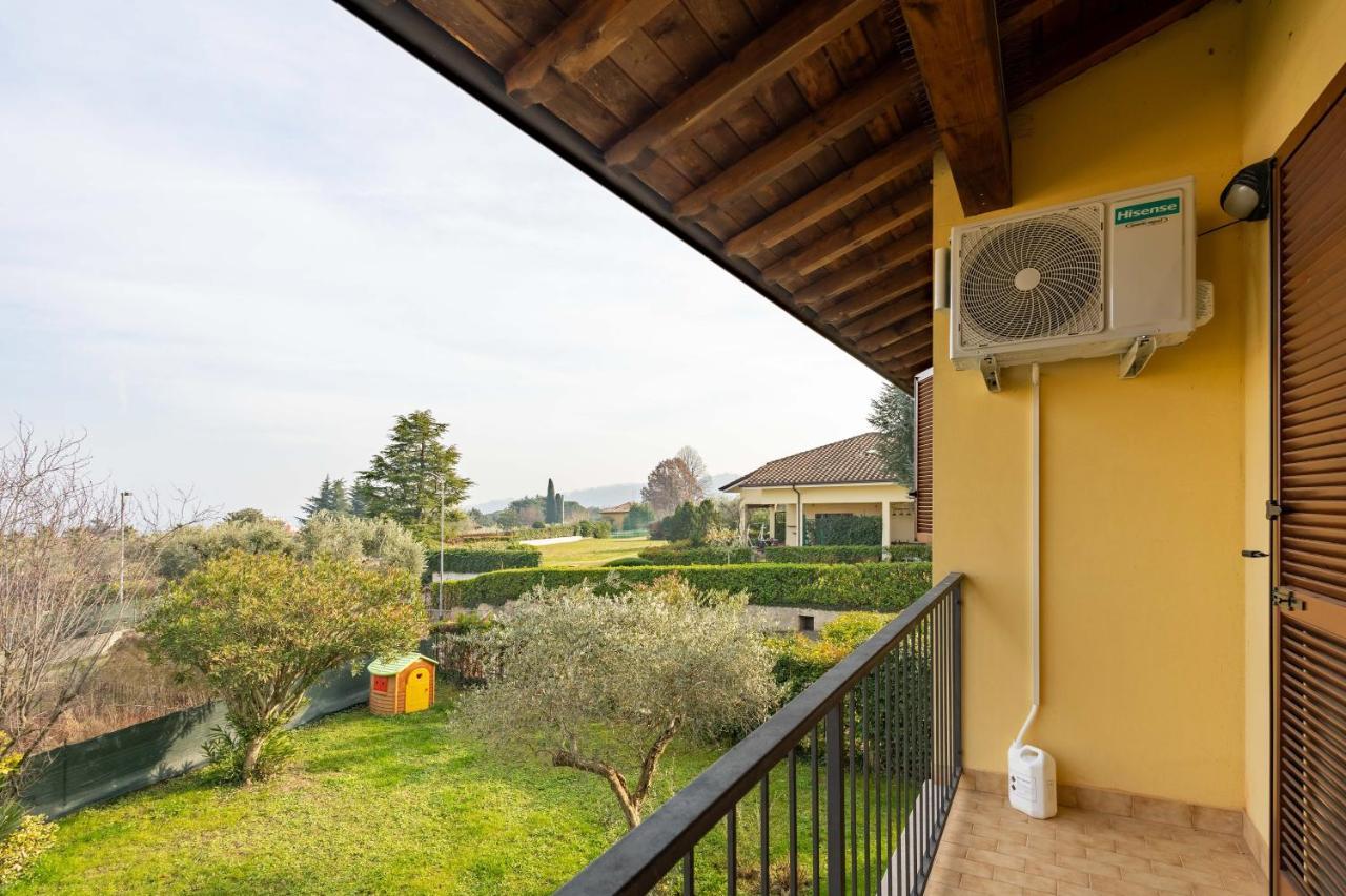 Pool - Marge Apartment - By Host4U Padenghe sul Garda Exterior photo